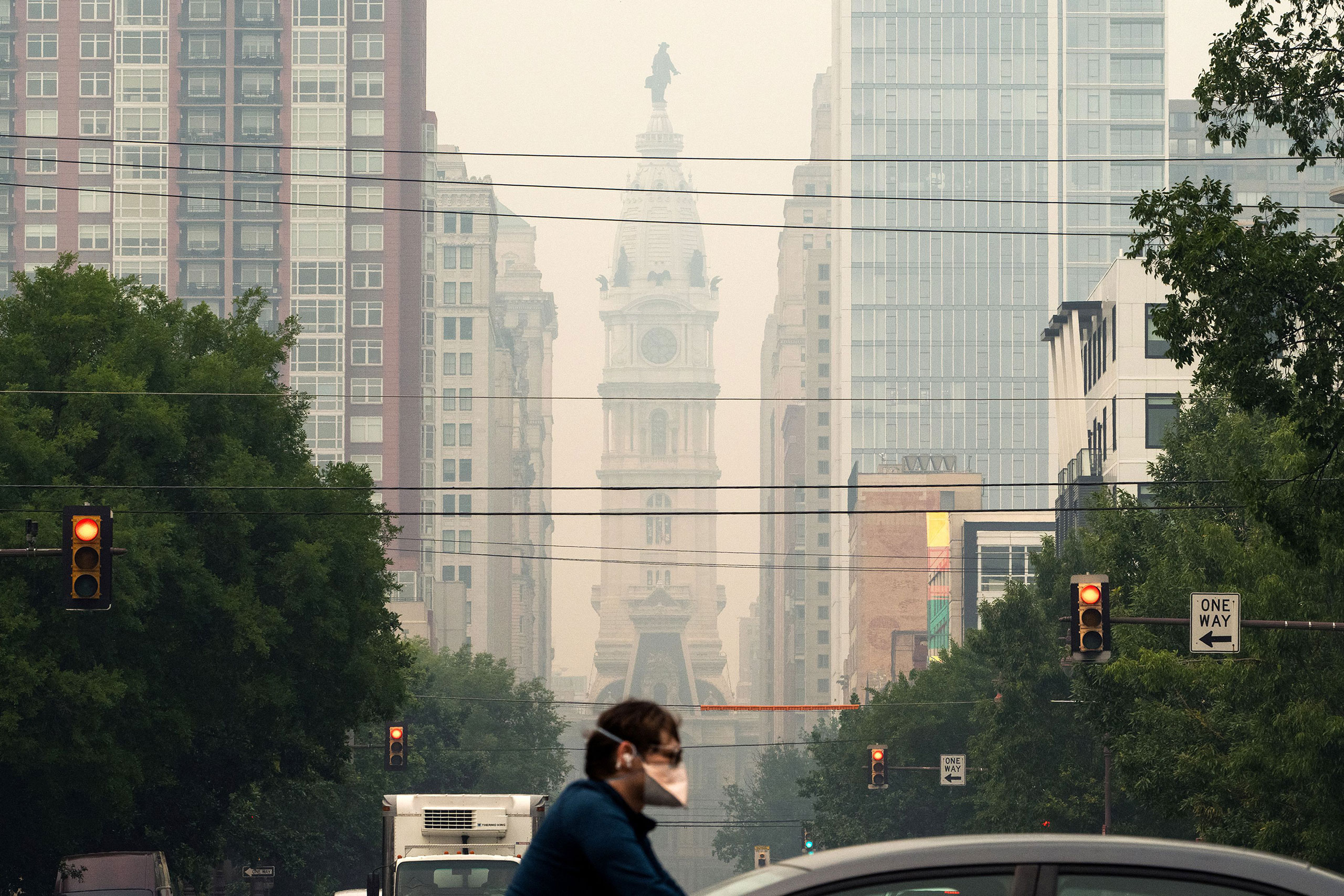 A haze covers Philadelphia City Hall, caused by smoke from Canada’s wildfires, on June 7, 2023. (Joe Lamberti—AFP/Getty Images)