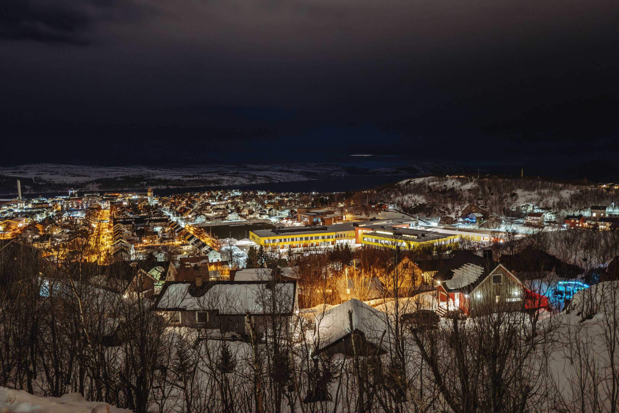 Landscape of Kirkenes at night.