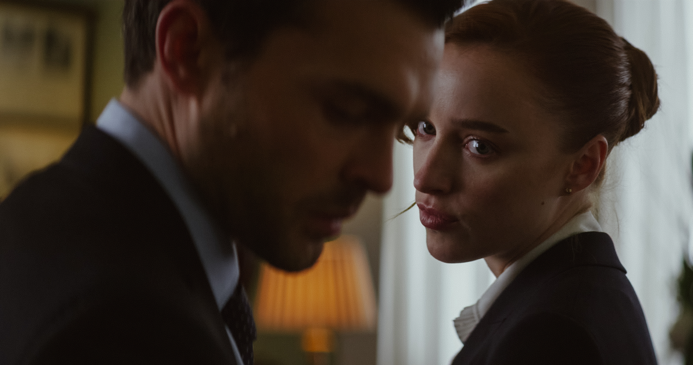 Fair Play. (L to R) Alden Ehrenreich as Luke and Phoebe Dynevor as Emily in Fair Play. Cr.  Courtesy of Netflix