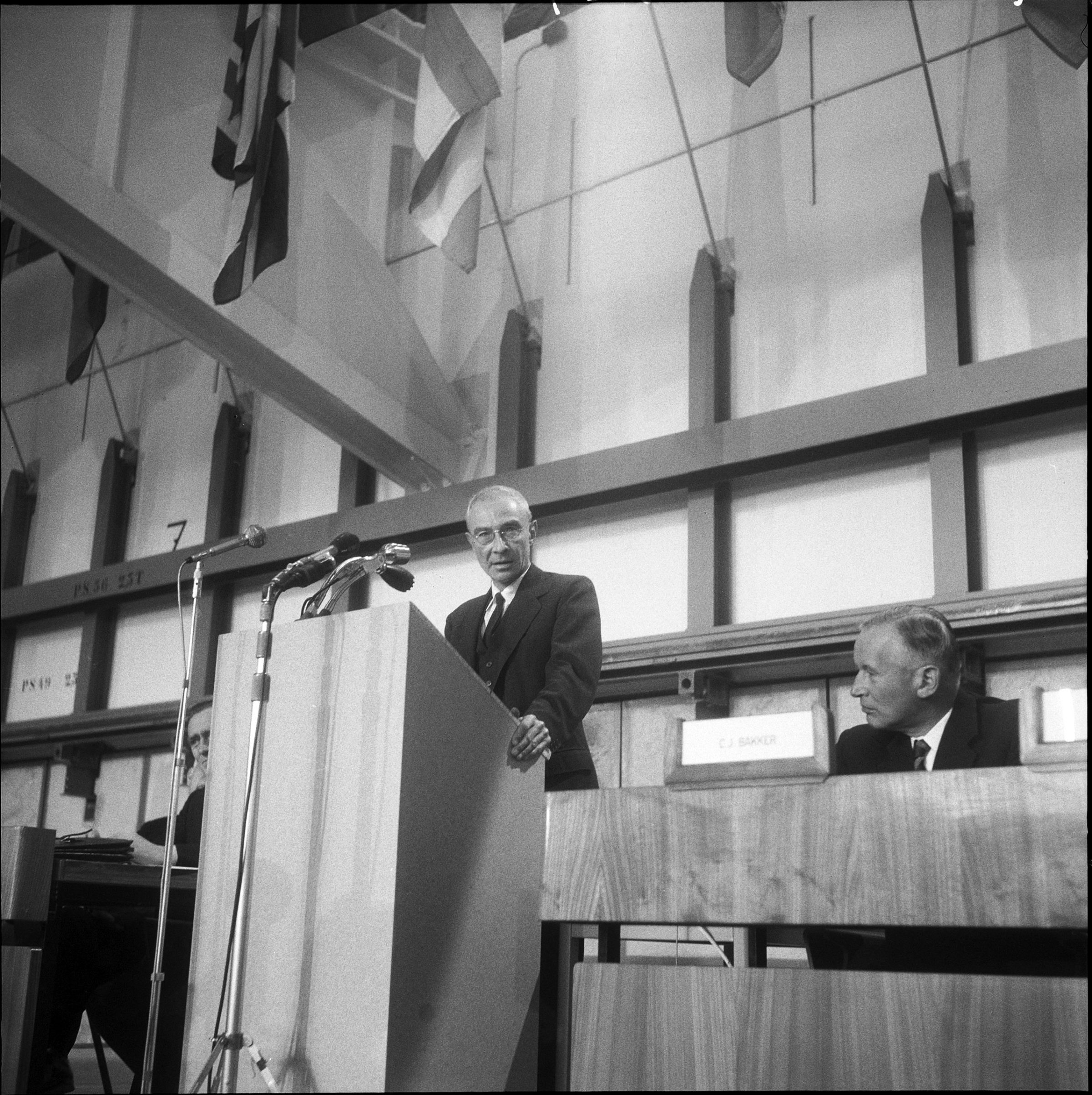 Robert Oppenheimer speaking at CERN in 1960