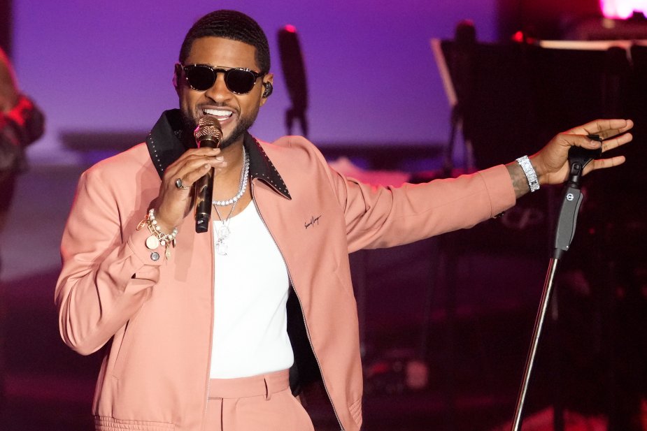 Usher to Headline the 2024 Super Bowl 
