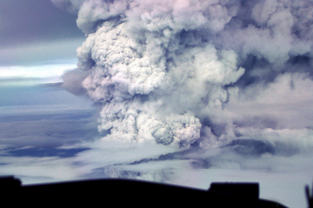 Papua New Guinea Volcano Spews Smoke and Ash Miles Into Sky