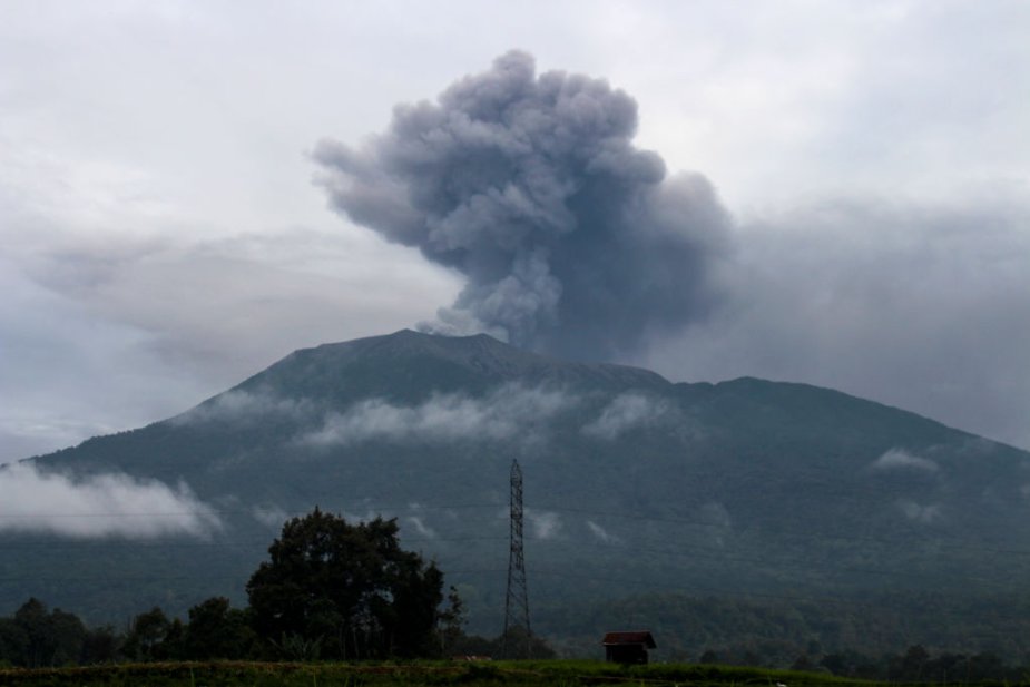Indonesian Volcano Kills 11 Hikers
