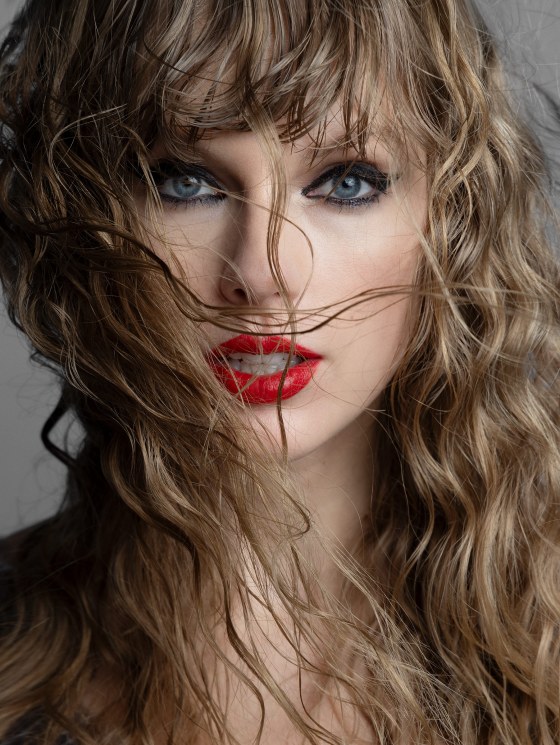 Taylor Swift Annual Magazine & calendrier 2024 & cadeaux gratuits