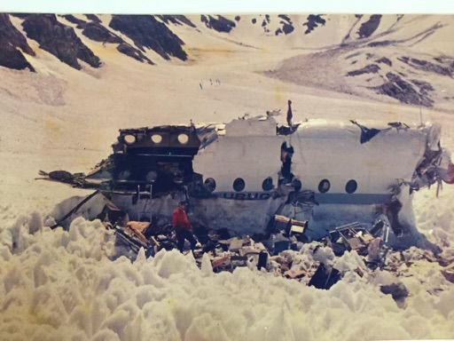 Roberto Canessa en el lugar real del accidente aéreo en los Andes en 1972