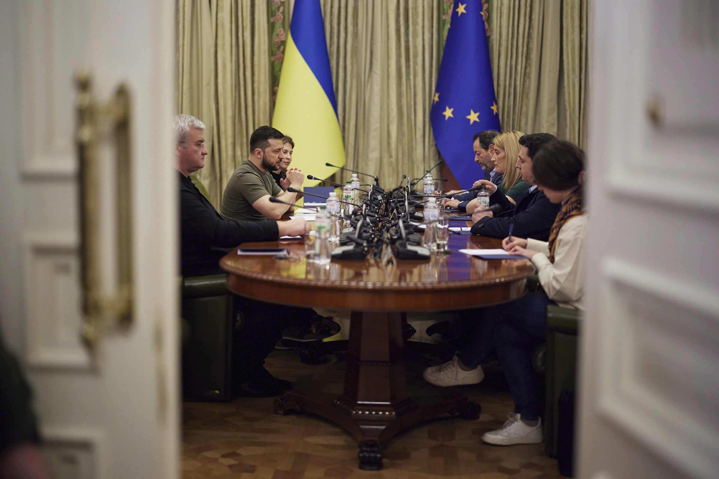 Metsola meets with Ukrainian President Volodymyr Zelensky in Kyiv, Ukraine, April 1, 2022. (Ukrainian Presidential Press Office/AP)