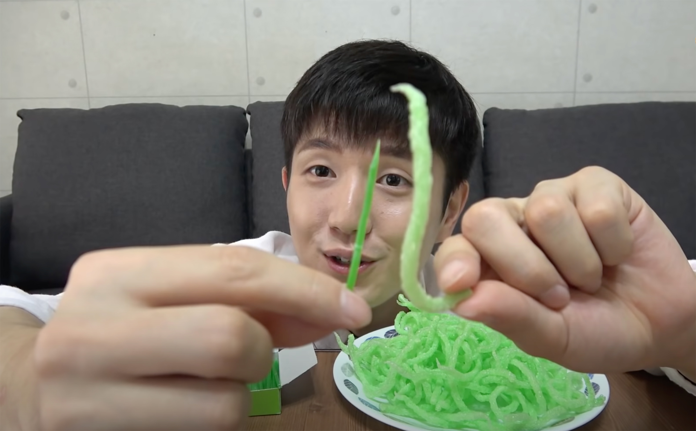 Pourquoi de nombreux Sud-Coréens mangent des cure-dents frits