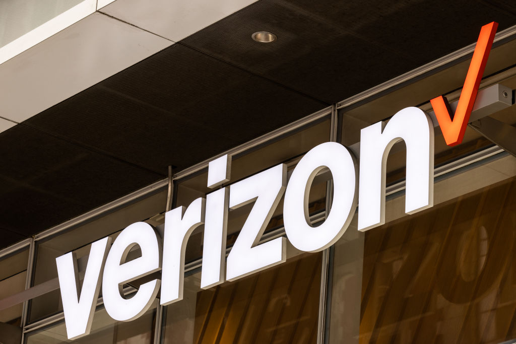 Verizon Stores Ahead Of Earnings Figures