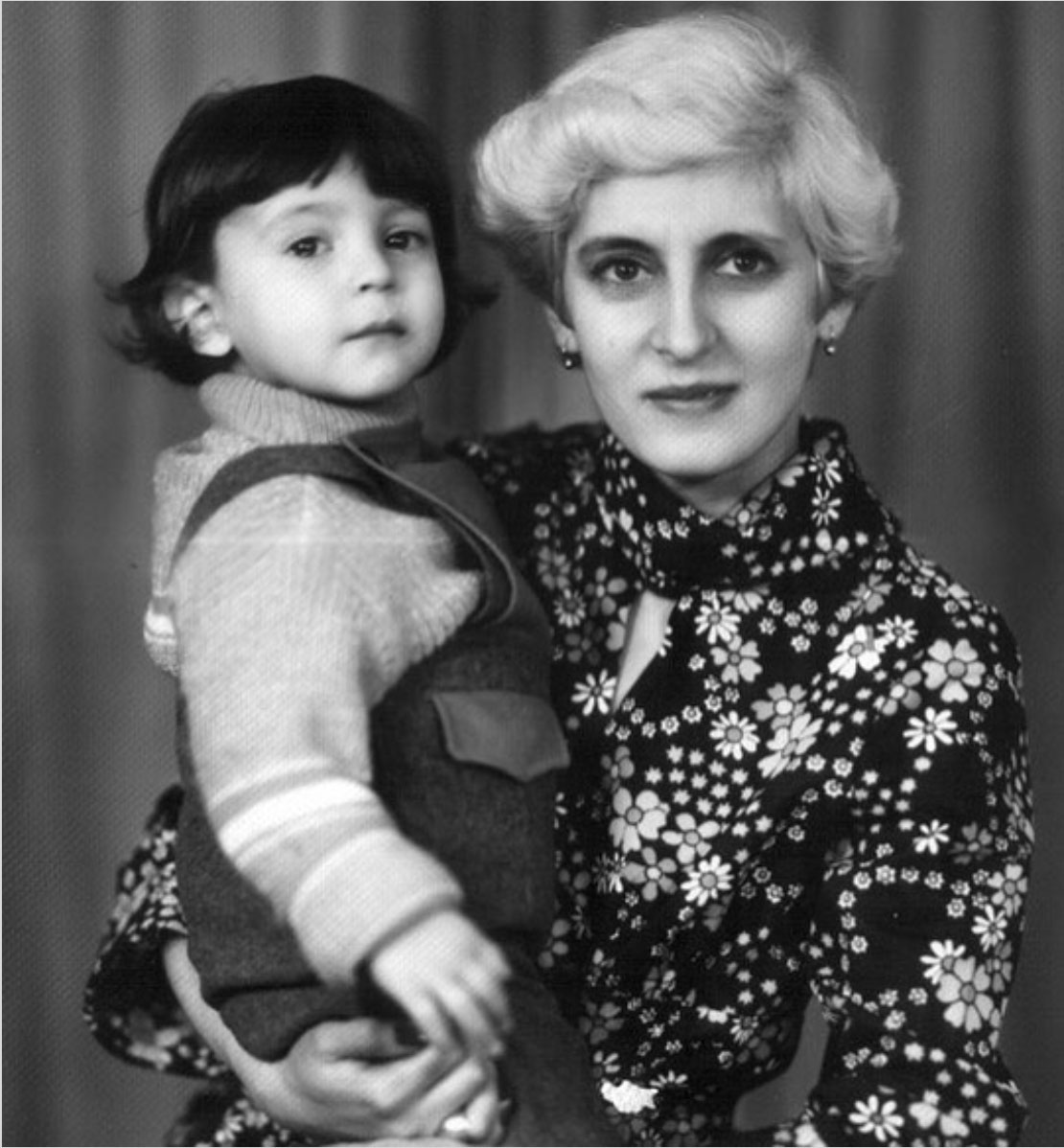 Zelensky with his mother Rymma