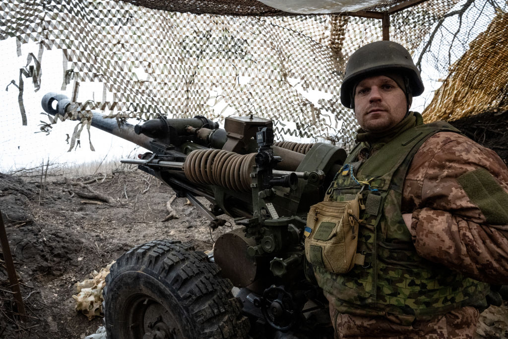Ukrainian Soldiers Fire Artillery /shells At Russian Positions In Eastern Ukraine