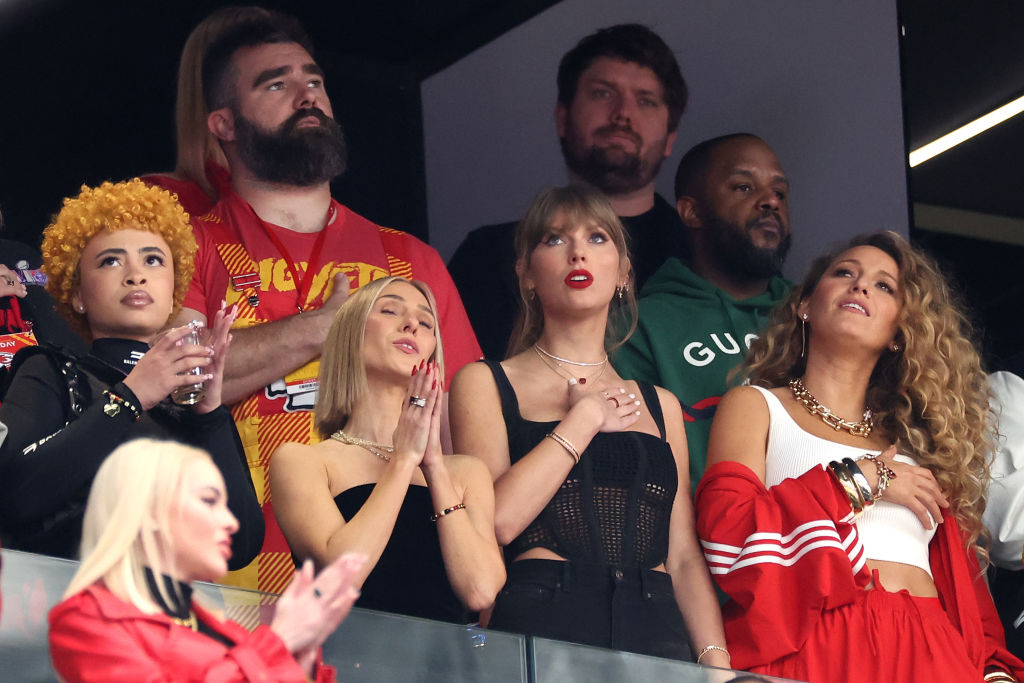 The Meme of the Super Bowl Is Taylor Swift Talking to Ice Spice and Jason Kelce