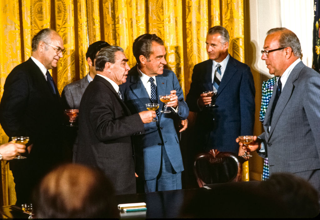 Nixon and Brezhnev Sign Agreement