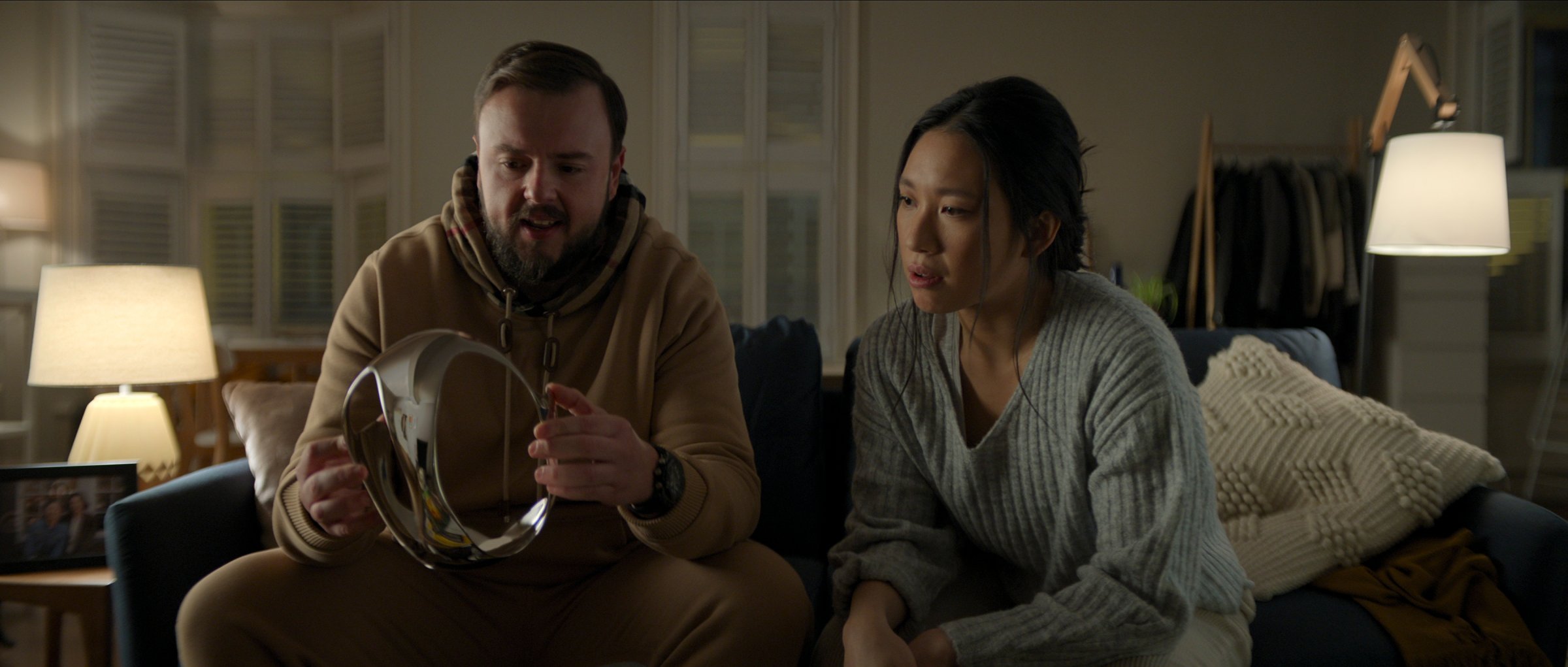 3 Body Problem. (L to R) John Bradley as Jack Rooney, Jess Hong as Jin Cheng in episode 102 of 3 Body Problem. Cr. Courtesy of Netflix © 2024