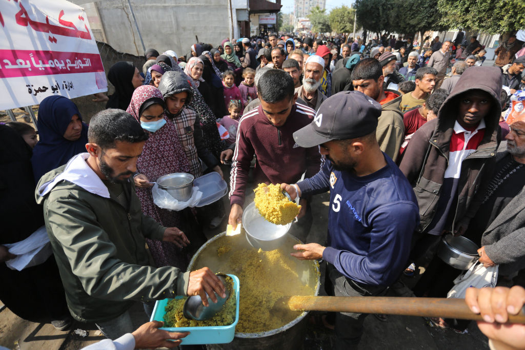 Palestinians struggle to find food under Israeli attacks in Gaza