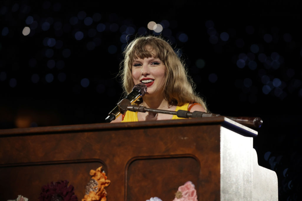 Taylor Swift at a piano
