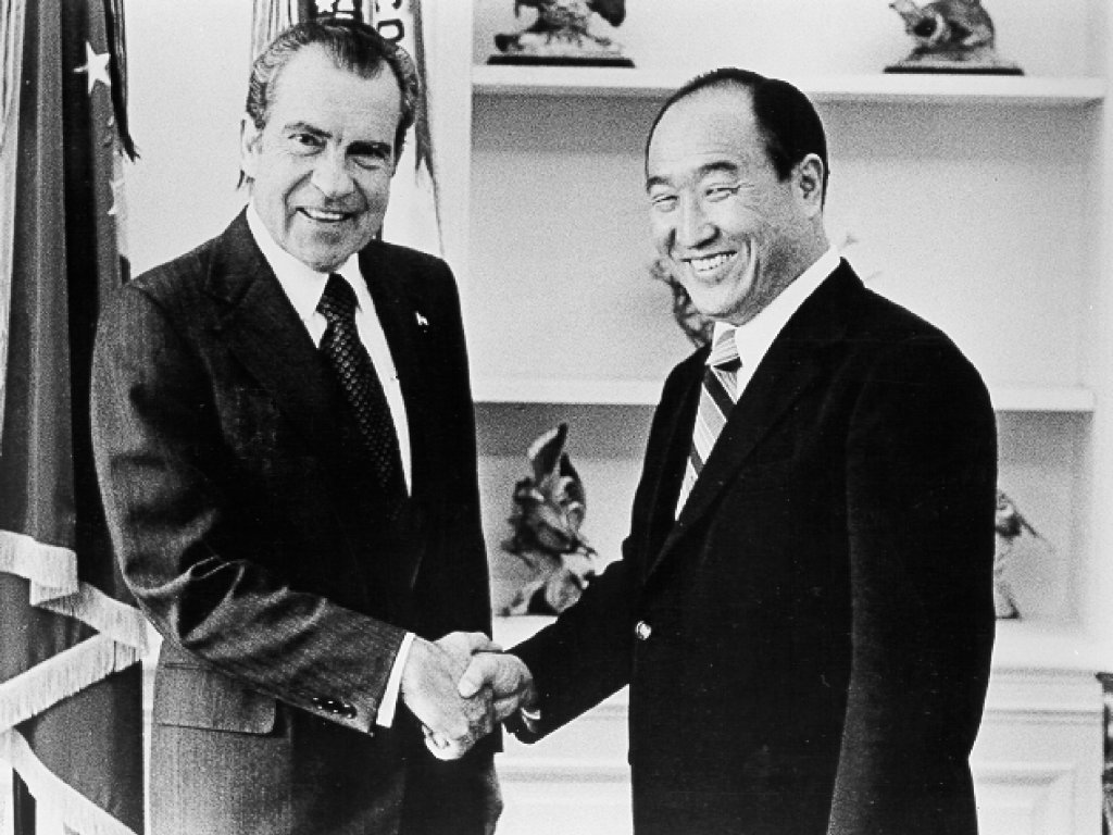 Rev. Sun Myung Moon meeting with U.S. President Richard Nixon at the White House in 1974.