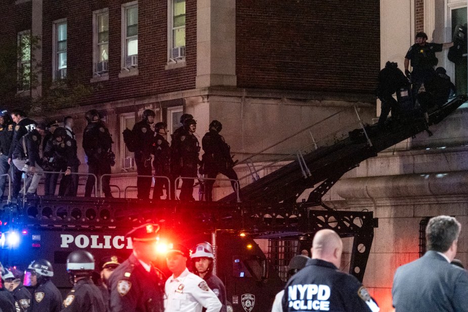 NYPD Clear Pro-Palestinian Protesters From Columbia Hall