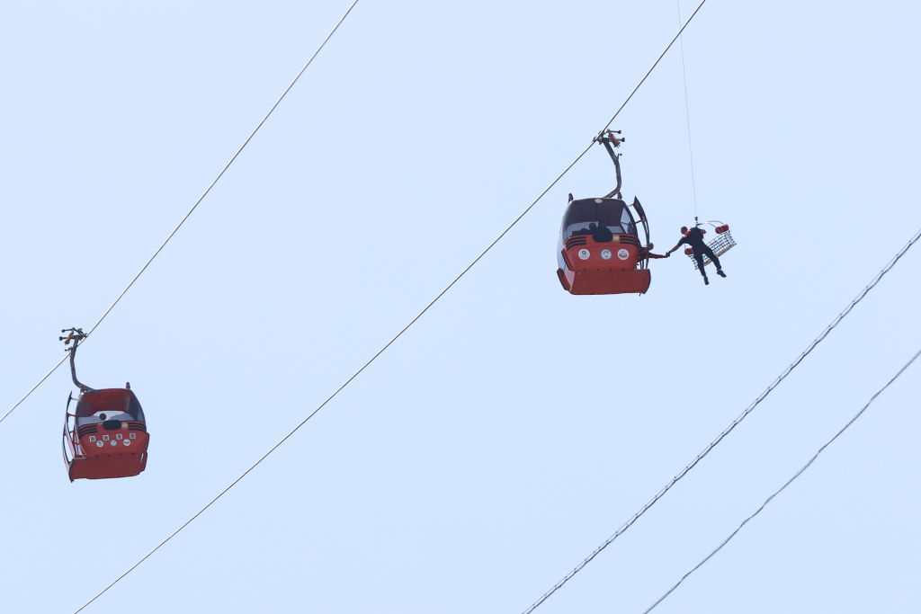 All stranded passengers rescued by helicopters after cable car accident in southern Turkiye