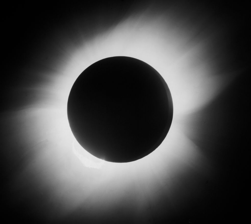Total solar eclipse, 29 May 1919.