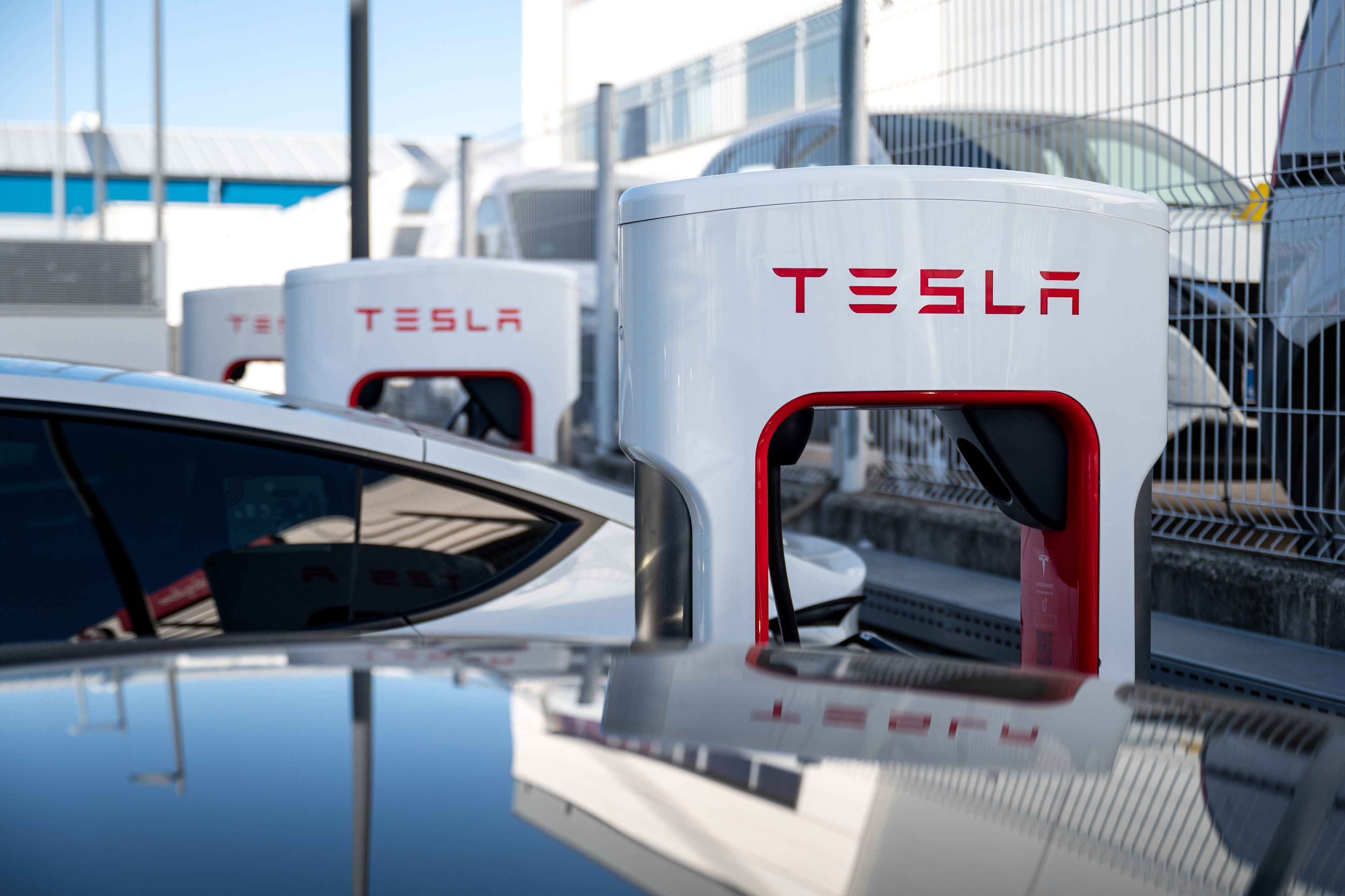 Tesla Fires Bulk Of Supercharger Team In Blow To Other Automakers