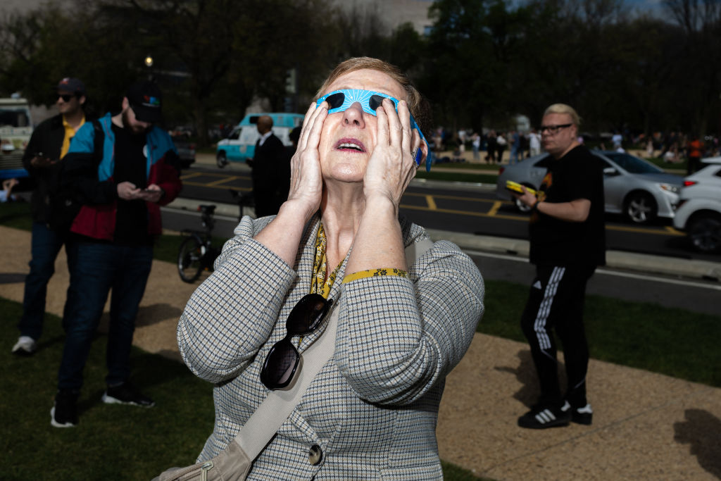 Solar-eclipse-in-Washington-DC