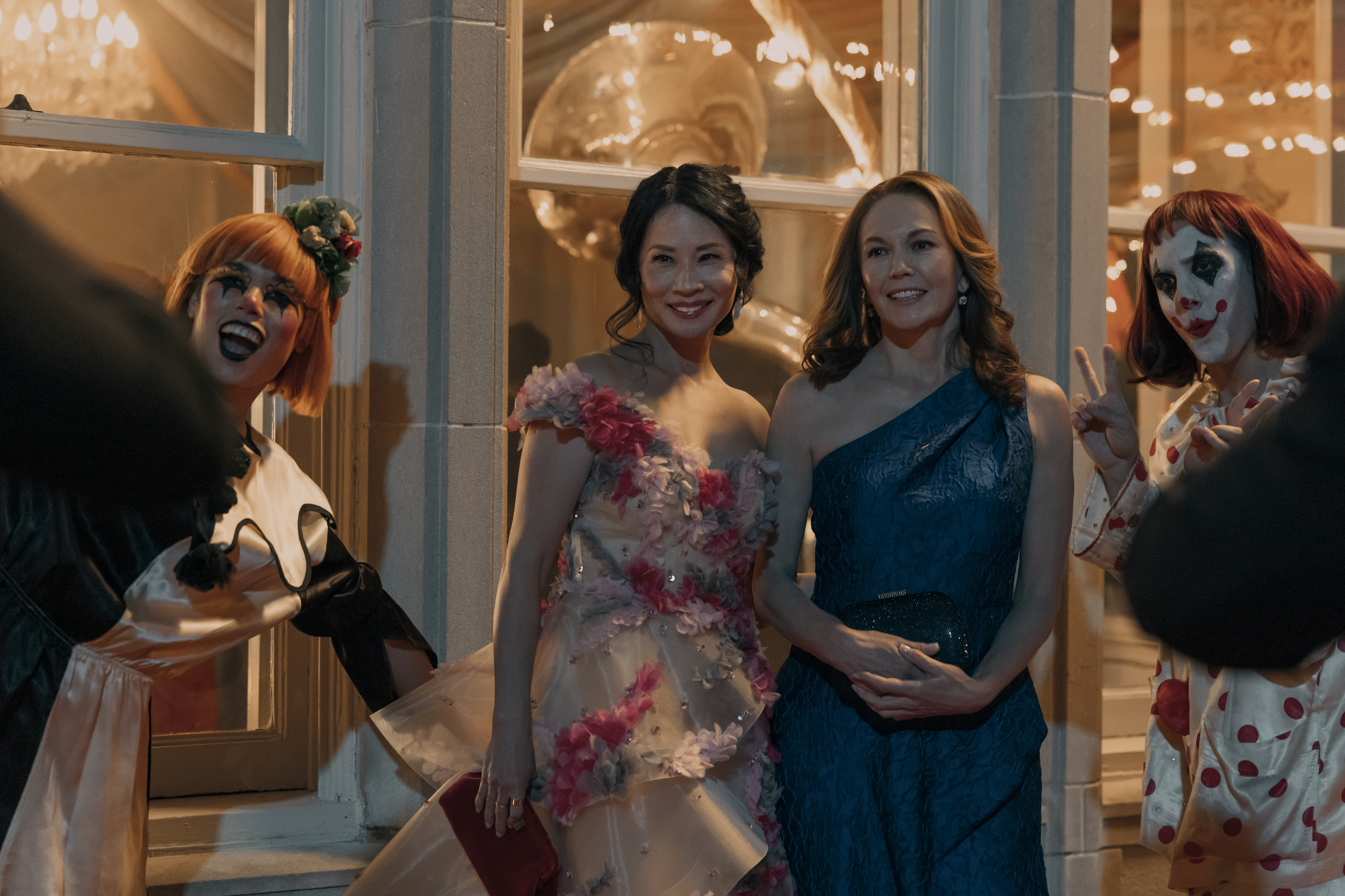 A complete man.  (Left to right) Lucy Liu as Joyce, Diane Lane as Martha Croker in episode 103 of A Man in Full.  Cr.  Mark Hill/Netflix © 2024